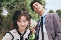 <b>成功的婚纱摄影作品所具备的特点有哪些？</b>