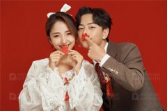 <b>婚纱影楼在婚纱照拍摄前后需要注意哪些方面？</b>