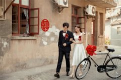 <b>婚纱摄影怎么做更加分，详解拍婚纱照的姿势</b>