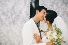 <b>婚纱影楼如何选？婚纱影楼拍摄小贴士！</b>