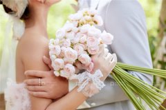 <b>长沙婚纱摄影公司该怎么选？长沙婚纱摄影好不</b>