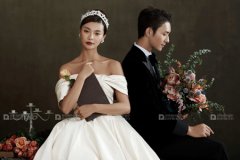 <b>拍婚纱照该怎么选择拍摄机构？如何考察婚纱照</b>
