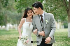 <b>婚纱影楼能够突出哪些特点</b>