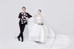 <b>怎样让婚纱摄影拍摄出明星效果？</b>