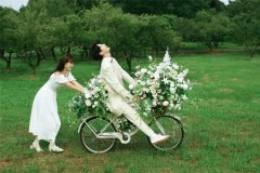 <b>婚纱影楼哪一些专业？拍摄时间是否很长</b>