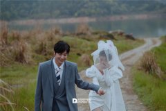 <b>婚纱摄影新娘更显瘦的小技巧！</b>