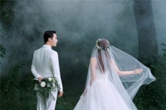 <b>如何选择性价比高的婚纱影楼？</b>