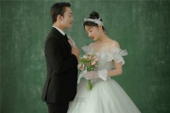 <b>专业婚纱影楼揭秘：拍摄效果不自然的原因！</b>