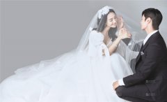 <b>拍婚纱照要关注哪些方面的内容？难度会很高吗</b>