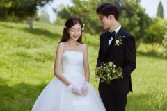 <b>长沙婚纱照夏天拍摄能够选择哪些服装</b>