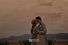<b>拍婚纱照有什么样的姿势？怎样摆才最漂亮？</b>