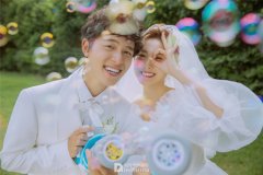 <b>拍婚纱照大概需要花费多少钱呢？</b>