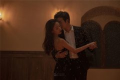 <b>婚纱摄影的拍摄要注意哪些内容</b>