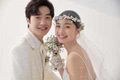 <b>拍婚纱照如何选择适合的礼服？</b>