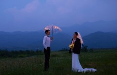 <b>婚纱影楼摄影师该如何选择保证拍摄效果？</b>