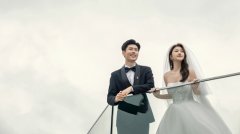 <b>拍婚纱照如何才能让自己更有镜头感呢？</b>