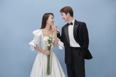 <b>拍婚纱照时觉得紧张该如何做？怎么放松心情？</b>