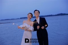 <b>婚纱影楼能提供哪些专业的服务？拍摄难度高吗</b>