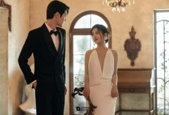 <b>拍婚纱照微胖新娘如何显瘦？有哪些技巧？</b>