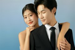 <b>婚纱影楼拍摄外景要做什么准备？新郎需要带什</b>