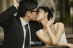 <b>婚纱摄影坐姿不够优美怎么办？</b>