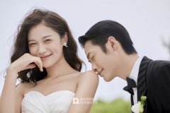 <b>婚纱影楼如何通过白纱拍摄出唯美的效果？</b>