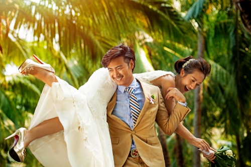 <b>自然唯美风格婚纱照就要这样拍！</b>