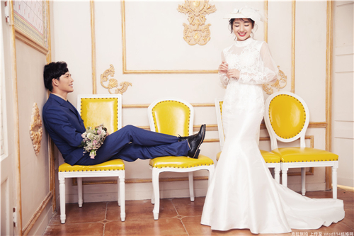 <b>选择婚纱摄影机构的注意事项！</b>