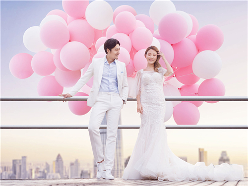 <b>身材娇小的新娘拍婚纱照选择婚纱技巧！</b>