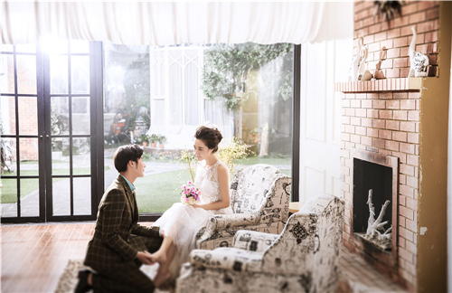 <b>拍摄长沙婚纱照，不知道如何选择婚纱怎么行？</b>
