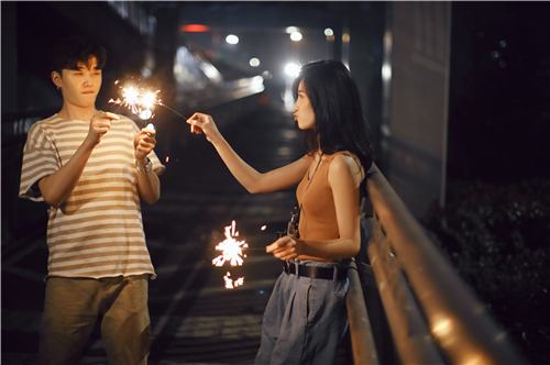 <b>网上订婚纱照究竟可不可靠？</b>