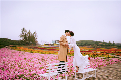 <b>怀孕新娘拍摄婚纱照的内衣婚纱的选择？</b>