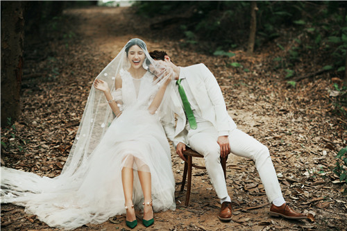 <b>小技巧让你挑选到性价比最高的婚纱照</b>