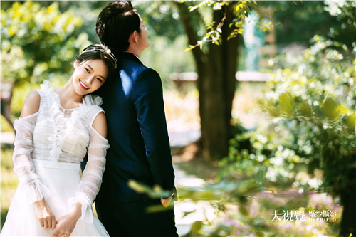 <b>室内拍婚纱照怎样才能拍的漂亮？</b>