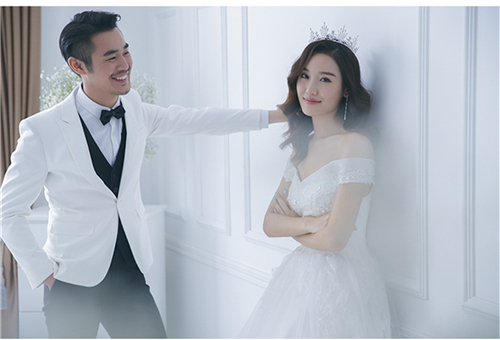 <b>拍婚纱照面对镜头不知道怎么笑该怎么办？</b>