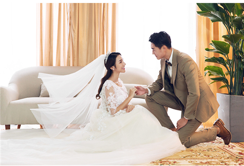 <b>怎样才能选择合适的婚纱照拍摄风格？</b>