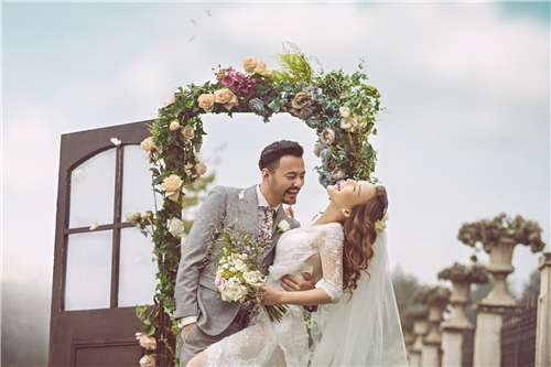 <b>让你拍婚纱照效果更完美的小技巧！</b>