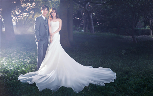 <b>专业婚纱影楼盘点适合年轻人的拍照风格！</b>