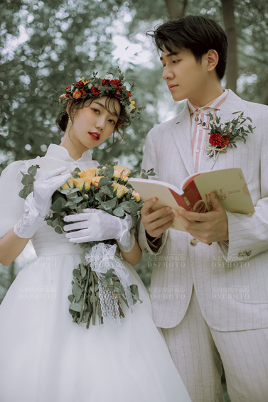 <b> 肖先生 & 赵小姐 婚纱照</b>