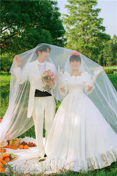 <b>贺先生x顾女士</b>