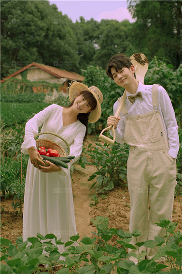 <b>贺先生x顾女士</b>