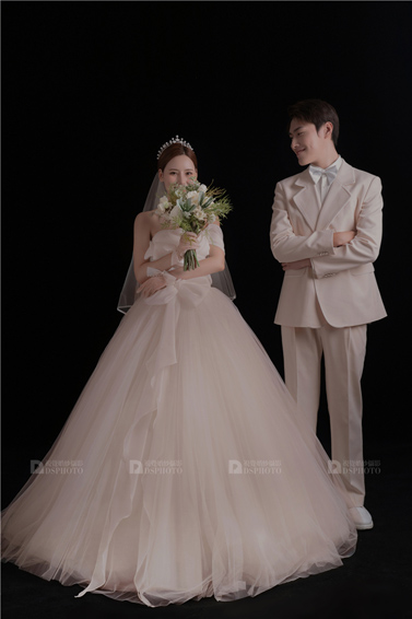 <b>< 唯美韩式 > 主题婚纱摄影</b>