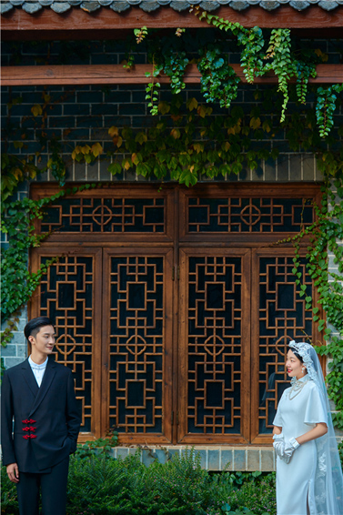 <b>< 月上西樓 > 主题婚纱摄影</b>
