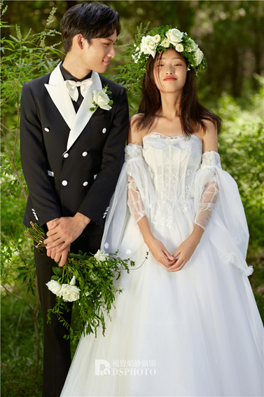 <b>< 浪漫森系 > 主题婚纱摄影</b>