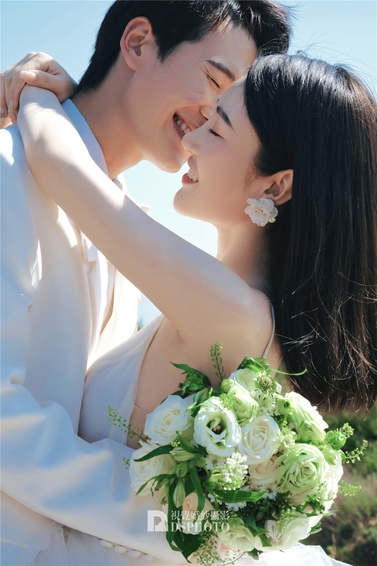 <b> < 城市轻旅 > 主题婚纱摄影</b>