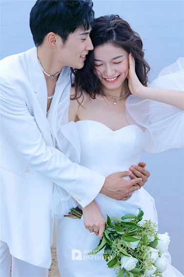 <b> < 城市轻旅 > 主题婚纱摄影</b>