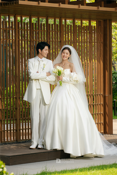 <b> < 唯美韩式 > 主题婚纱摄影</b>