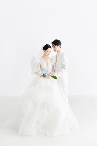 <b> < 高定内景 > 主题婚纱摄影</b>