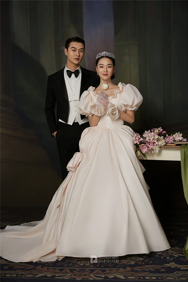 <b> < 优雅法式 > 主题婚纱摄影</b>