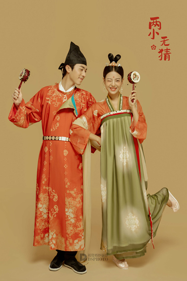 <b> < 两小无猜 > 主题婚纱摄影</b>